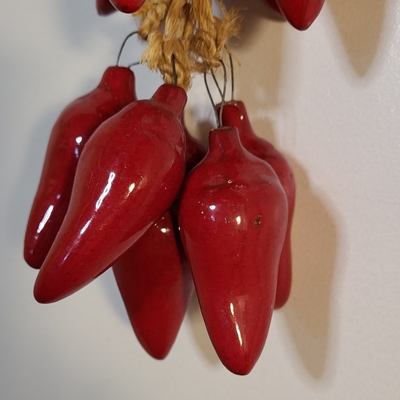Vintage String of Chili Peppers - Picture 4 of 8
